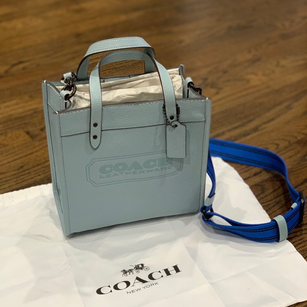 New Coach Field Tote Pebble Leather 22 Light Blue